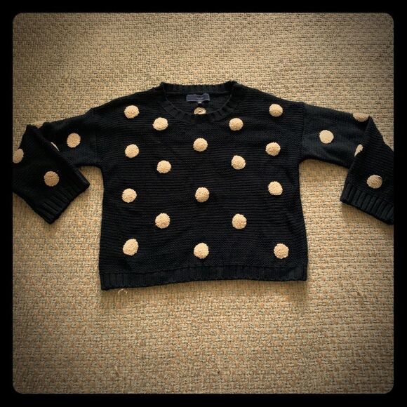 Sweaters - ⚫️ Polka Dot Sweater ⚫️